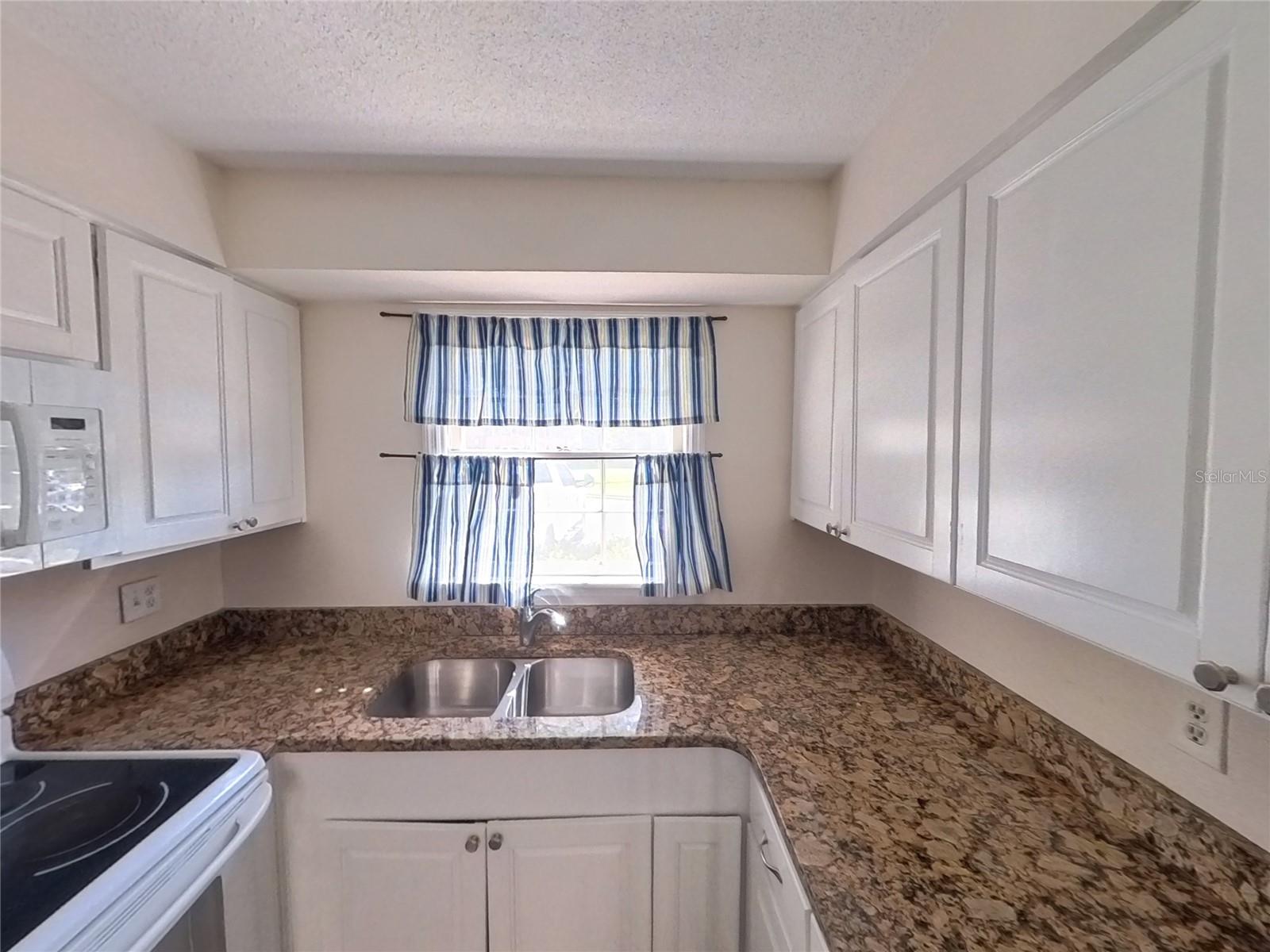 LAKE HOWELL ARMS CONDO - Residential Lease