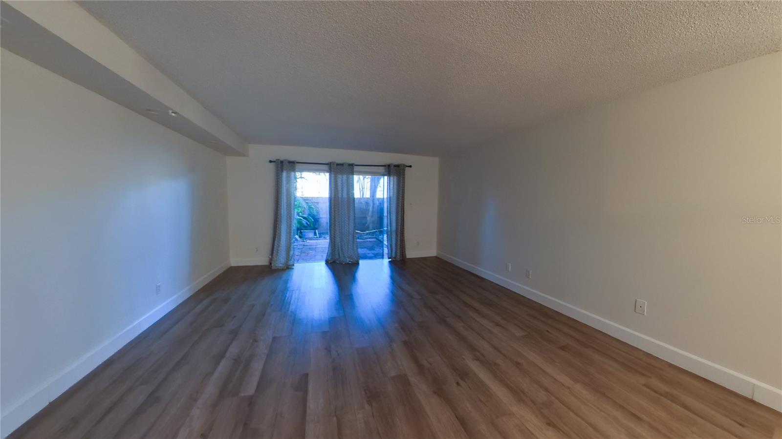 LAKE HOWELL ARMS CONDO - Residential Lease