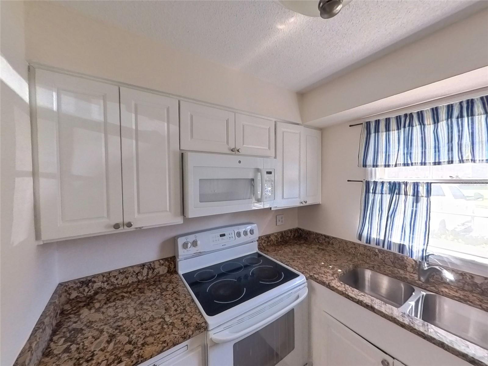 LAKE HOWELL ARMS CONDO - Residential Lease