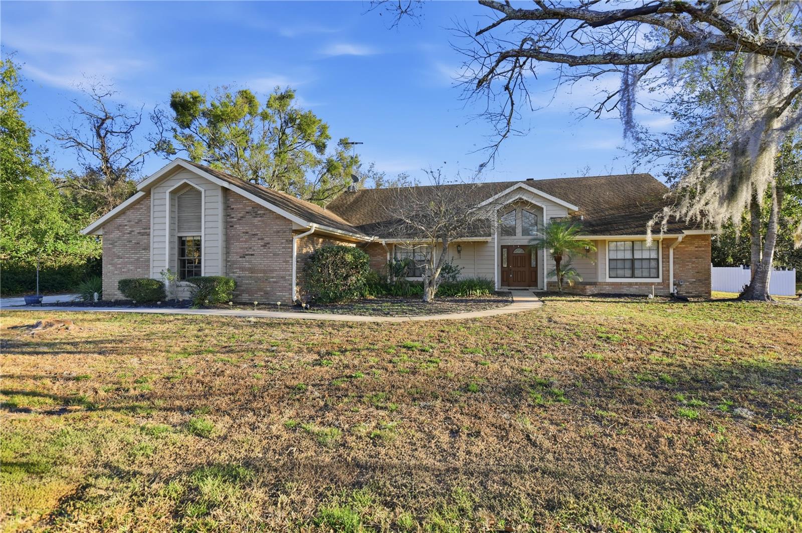 525 SUMMERHAVEN DRIVE