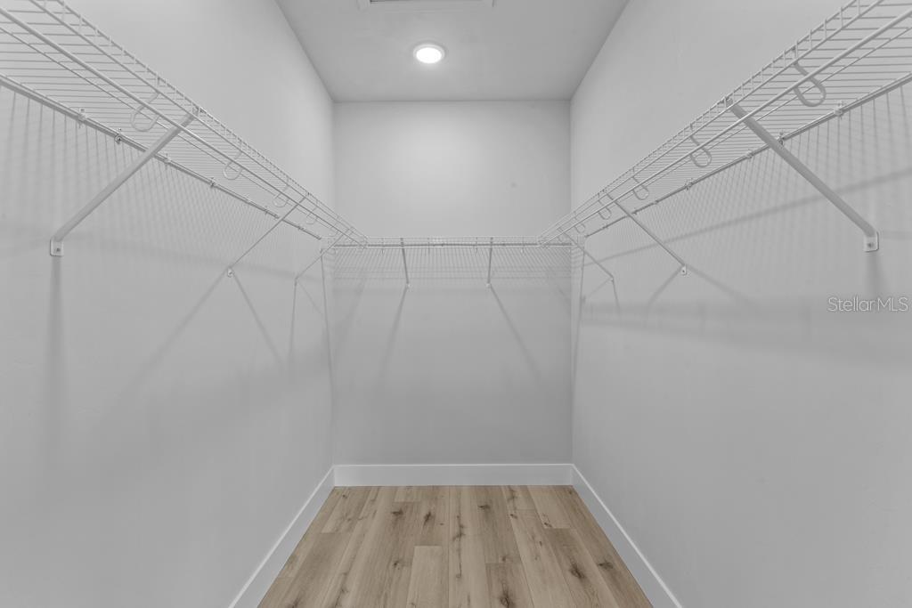 OAK WALK - Residential