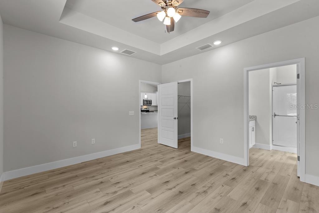 OAK WALK - Residential