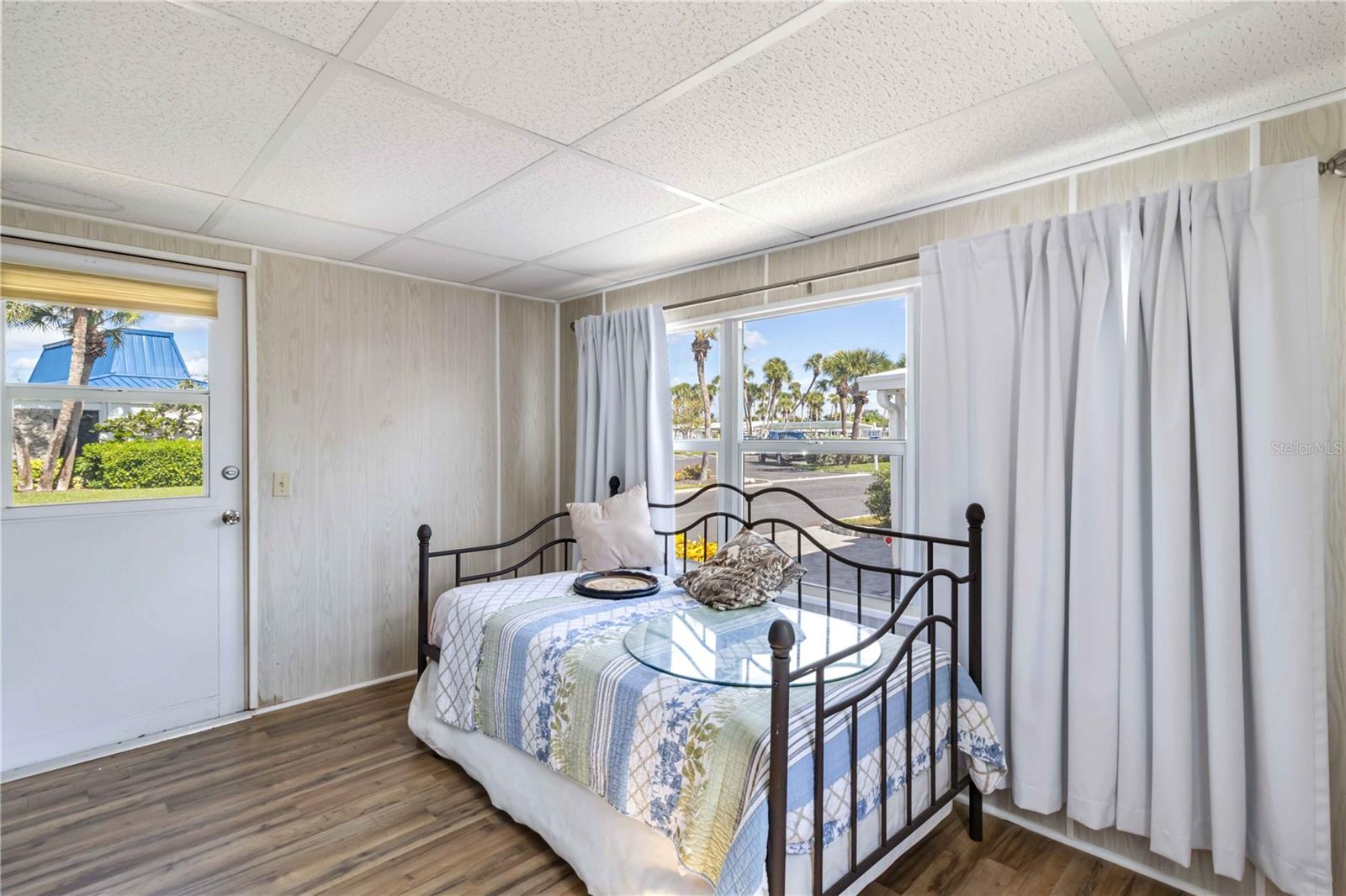 VENICE ISLE - Residential