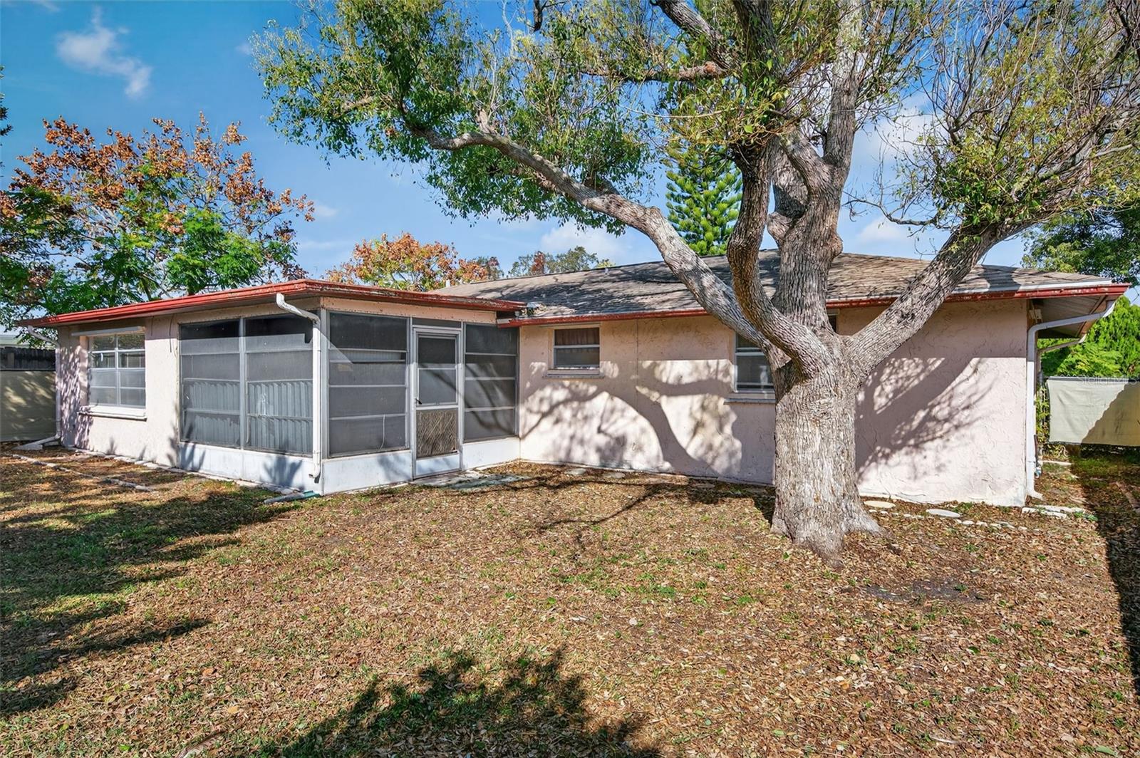 EMBASSY HILLS - Residential