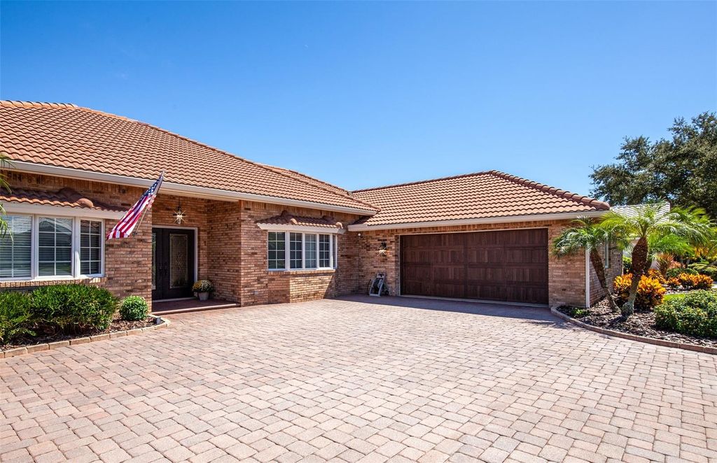 Photo of 810 Carnoustie Drive, Venice, FL 34293 (MLS # N6140717)
