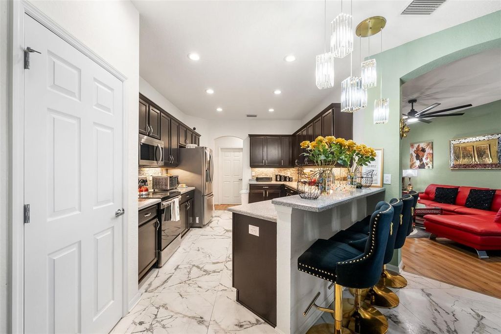 Photo of 11352 SW 58th Circle, Ocala, FL 34476 (MLS # GC538415)