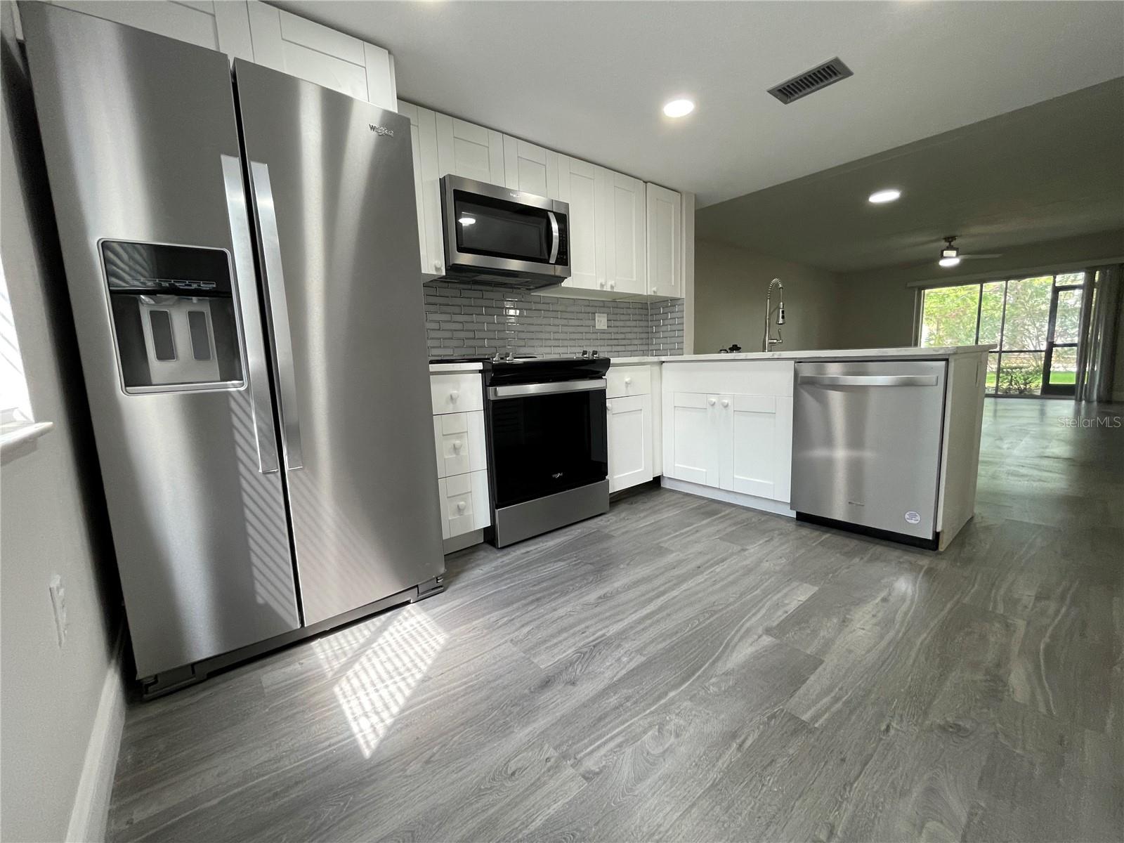 EAST LAKE WOODLANDS CYPRESS ESTATES - Residential Lease