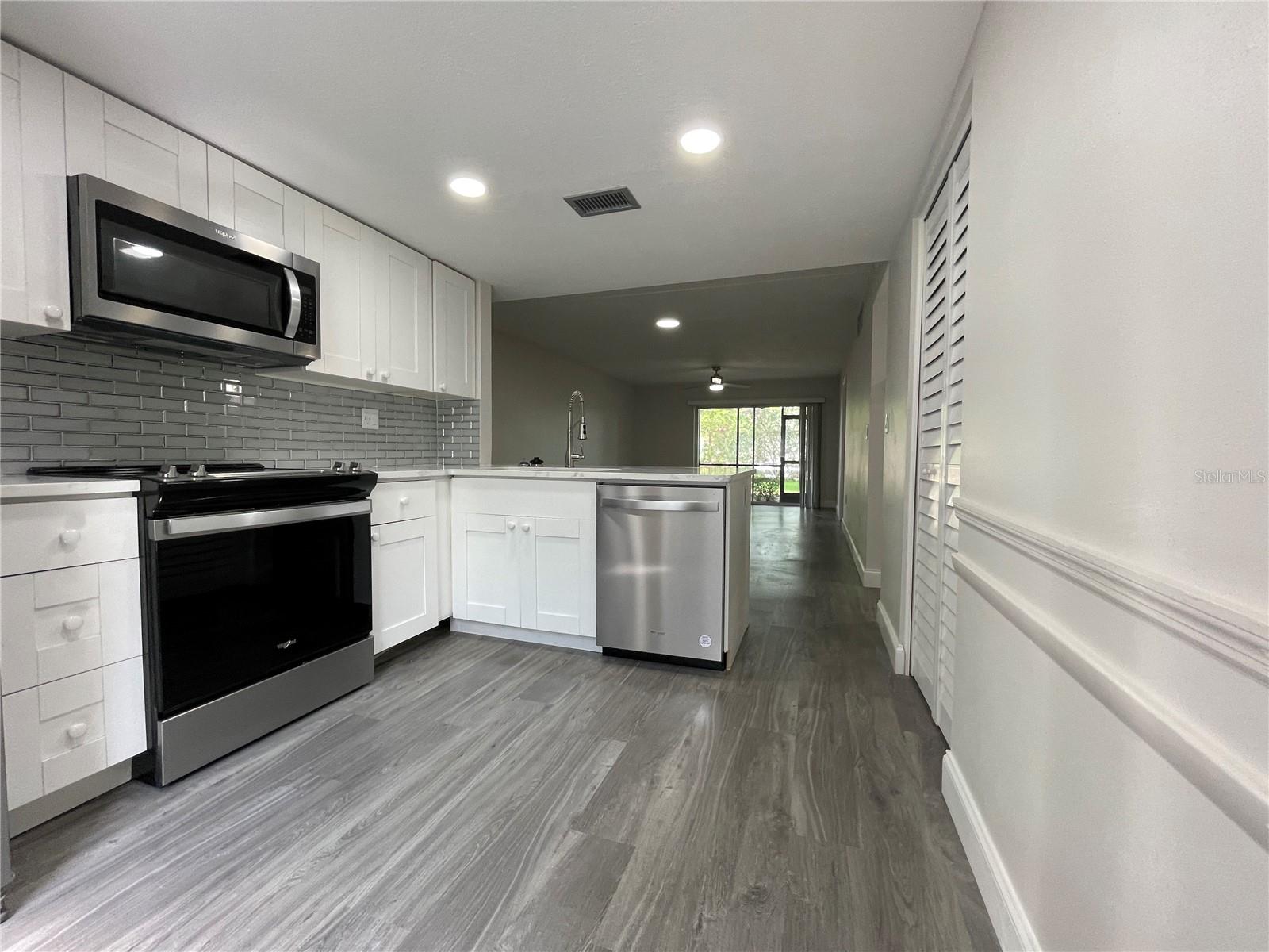EAST LAKE WOODLANDS CYPRESS ESTATES - Residential Lease