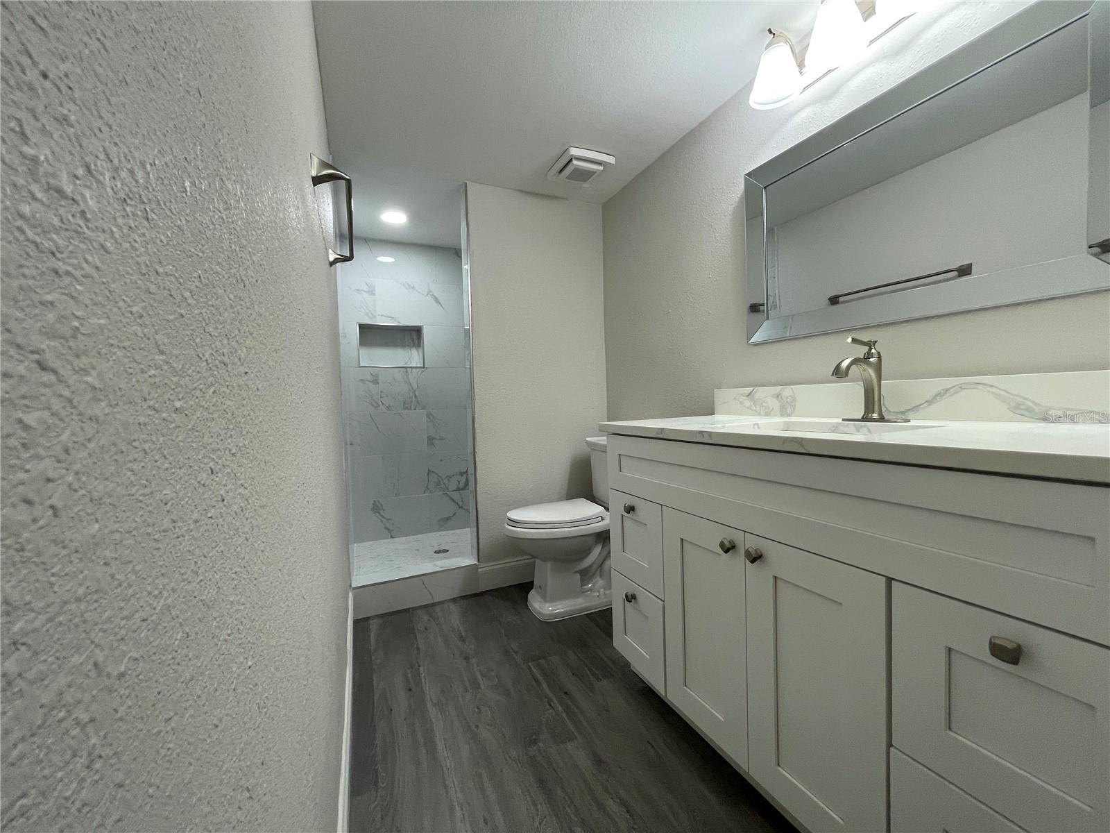 EAST LAKE WOODLANDS CYPRESS ESTATES - Residential Lease