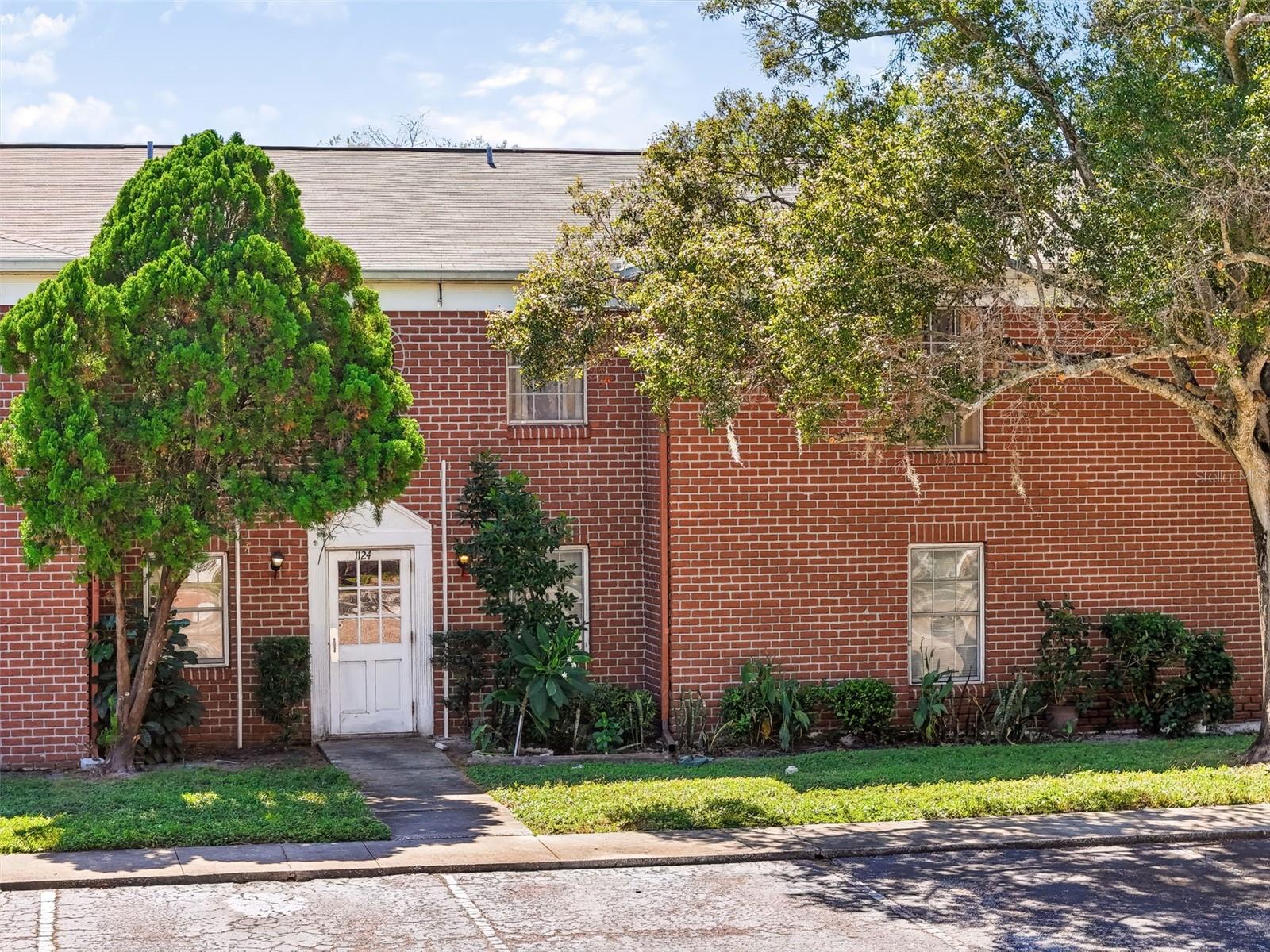 1124 85TH TERRACE N D