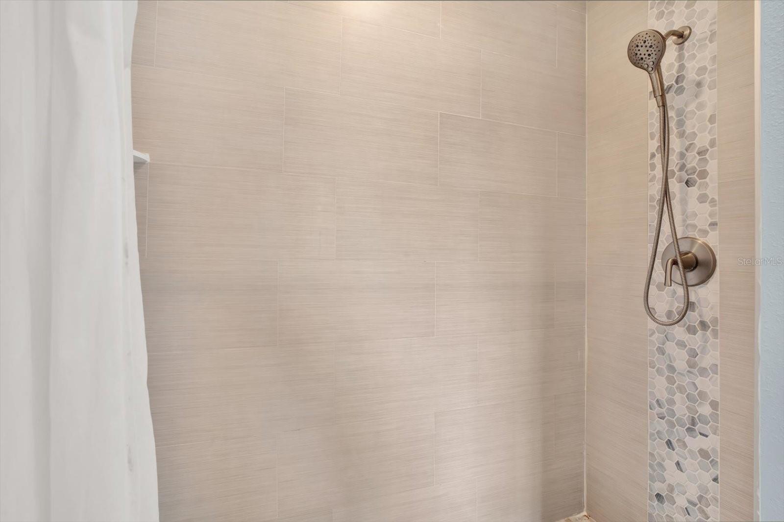 SUBDIVISION LEGACY PARK TOWNHOMES - Residential Lease