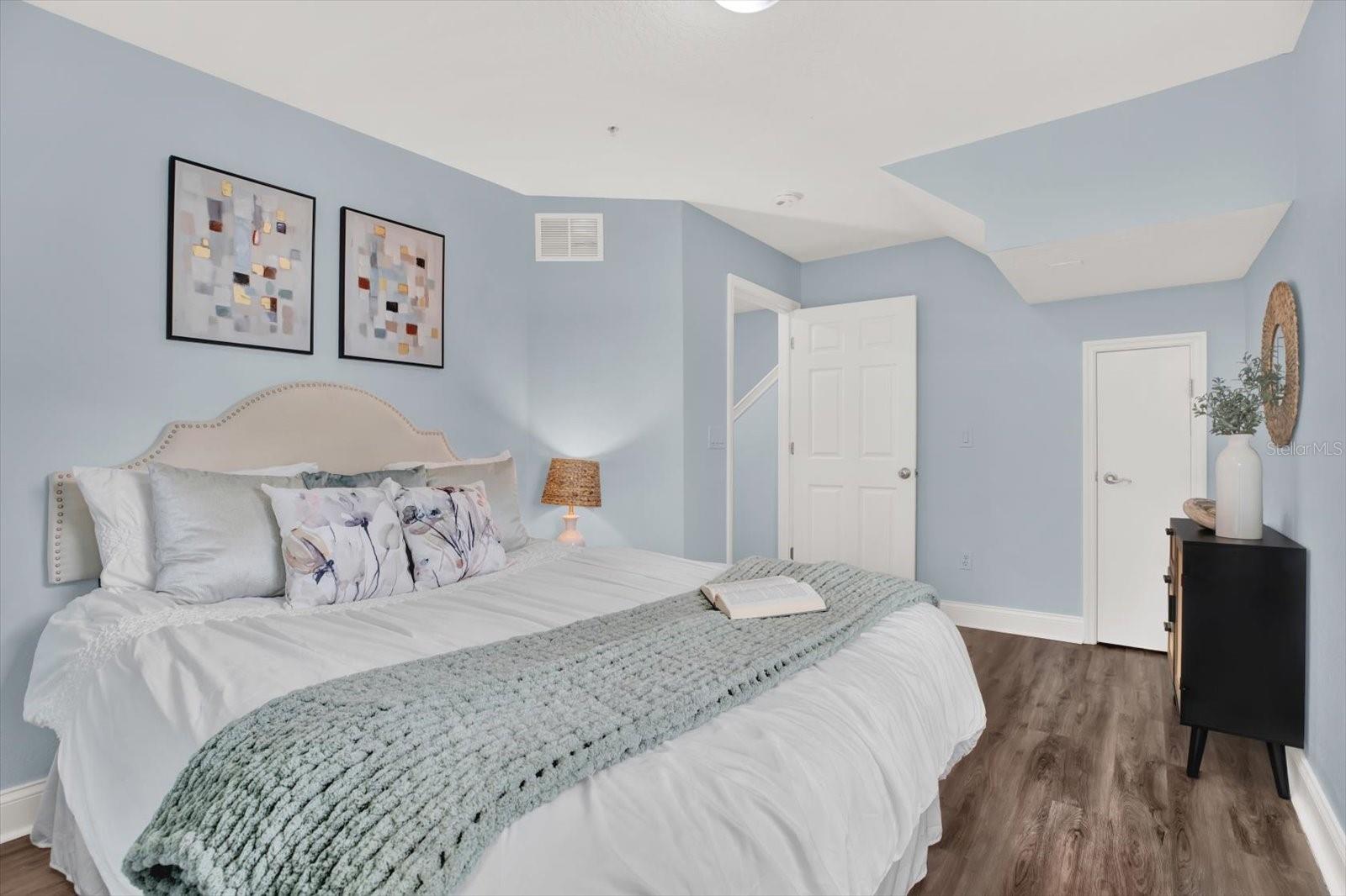 SUBDIVISION LEGACY PARK TOWNHOMES - Residential Lease