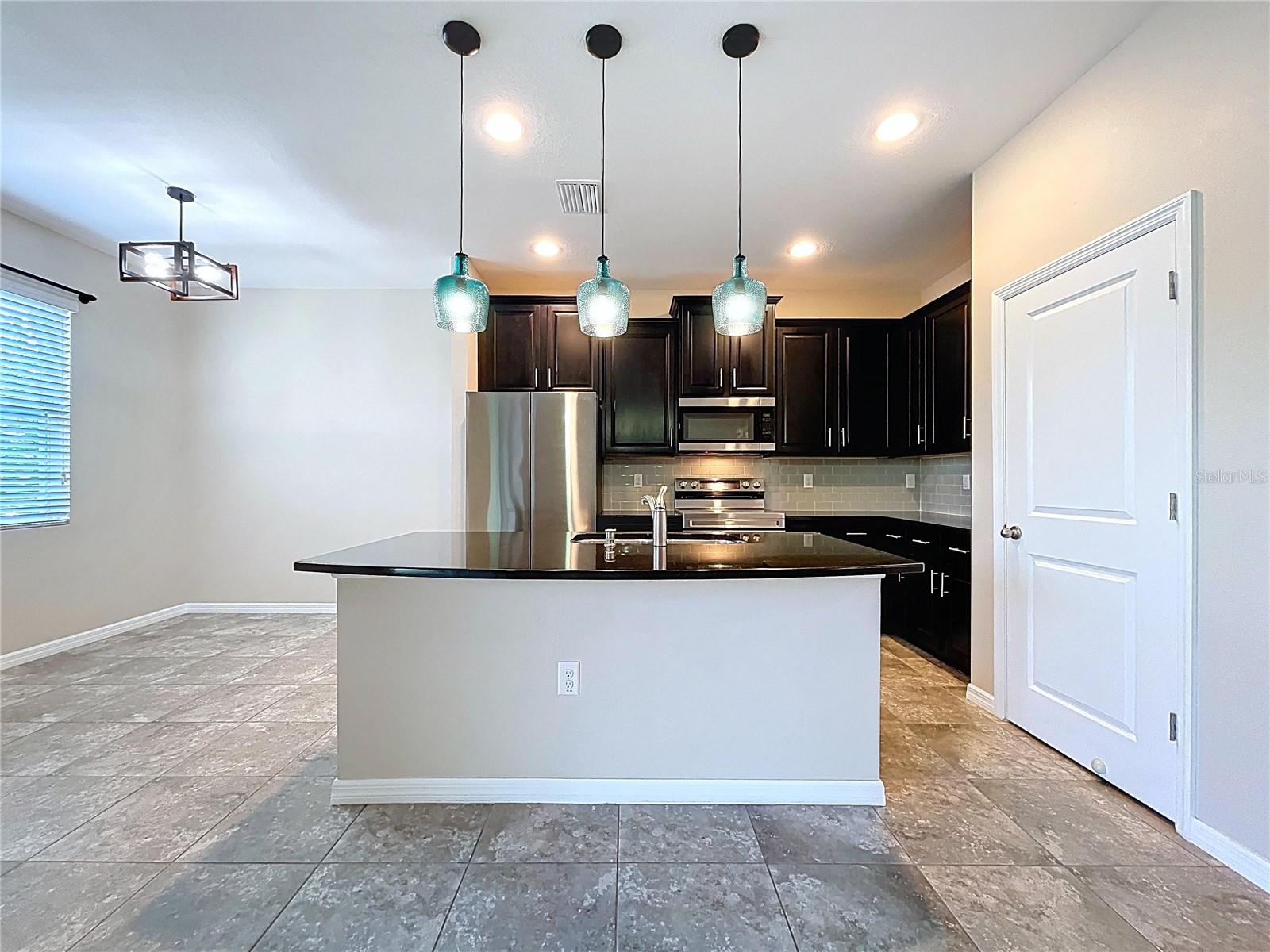 COLONNADE - Residential