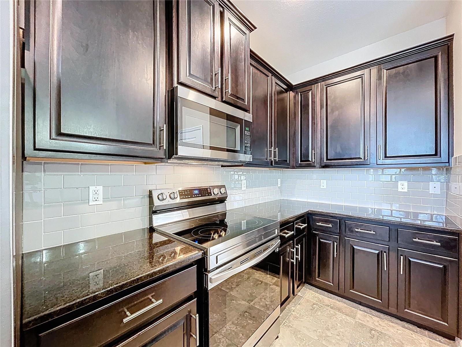 COLONNADE - Residential