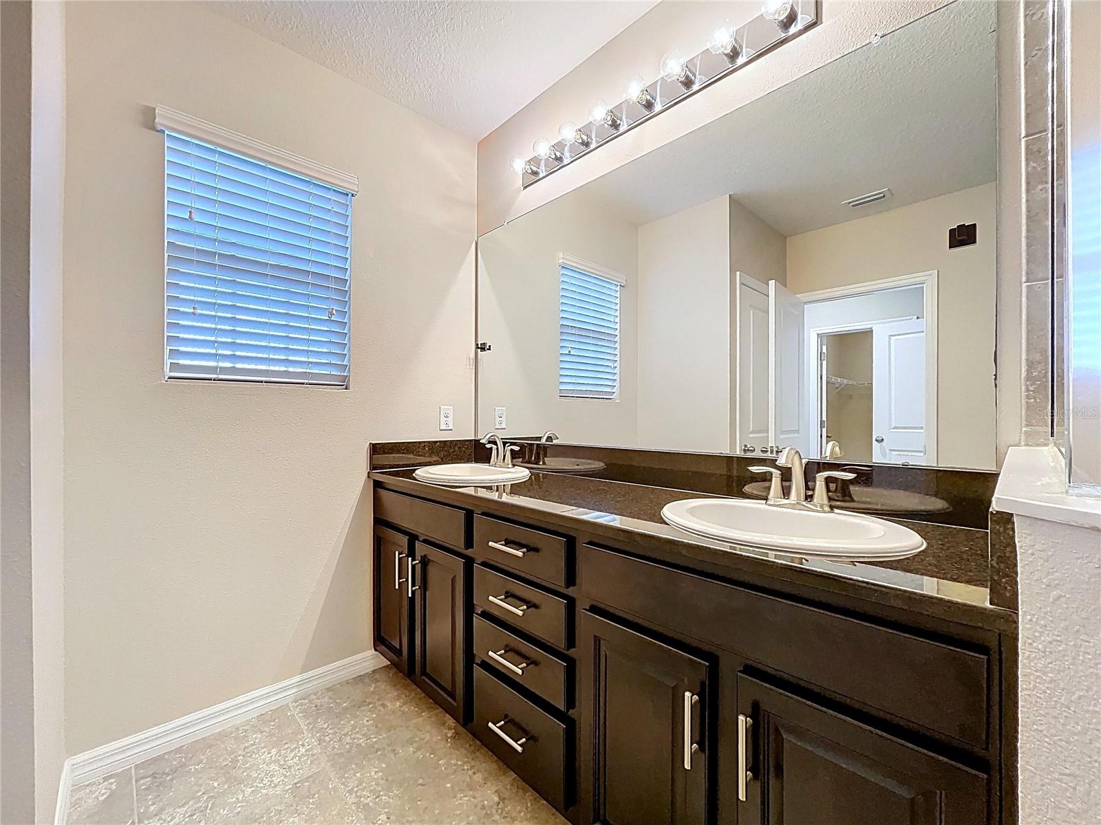 COLONNADE - Residential