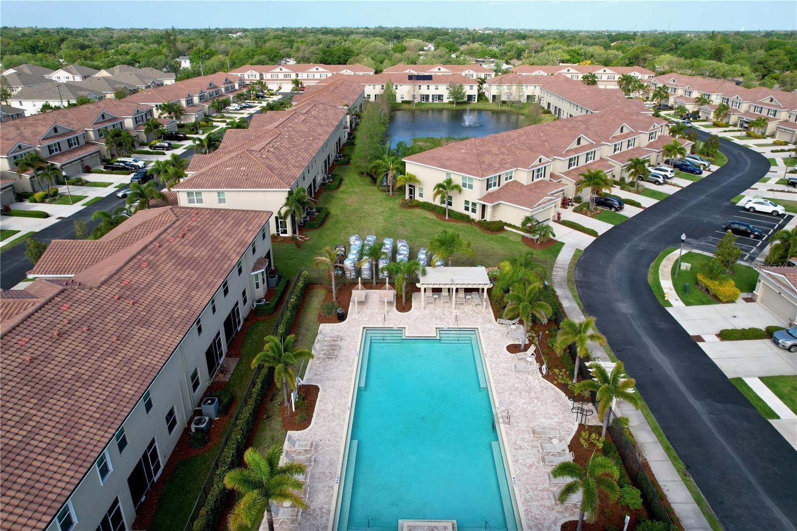 COLONNADE - Residential