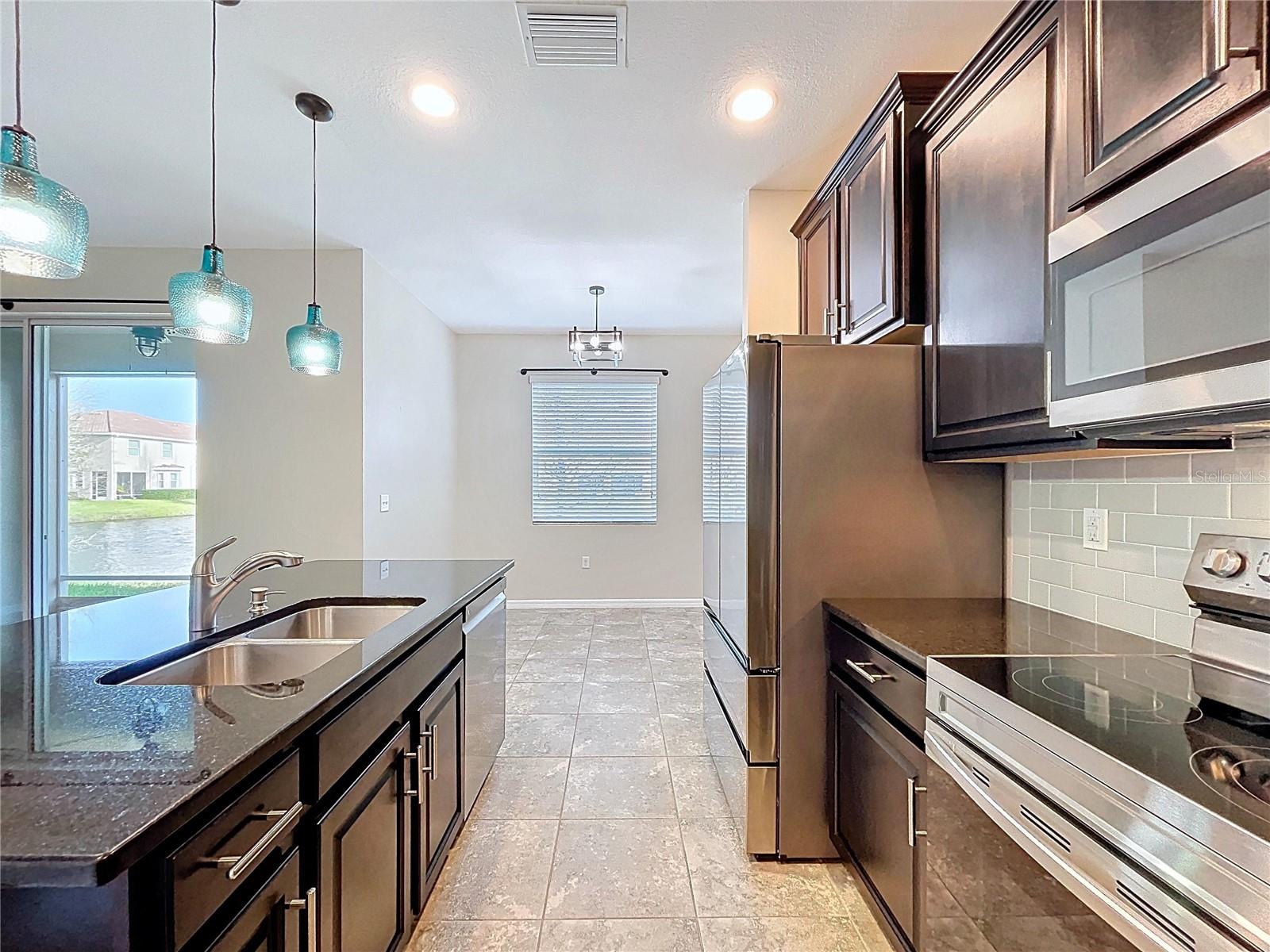 COLONNADE - Residential