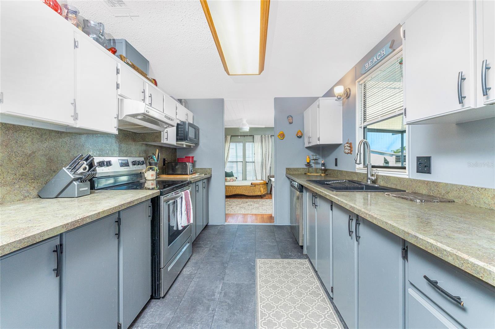 LEMON BAY ISLES PH 03 - Residential