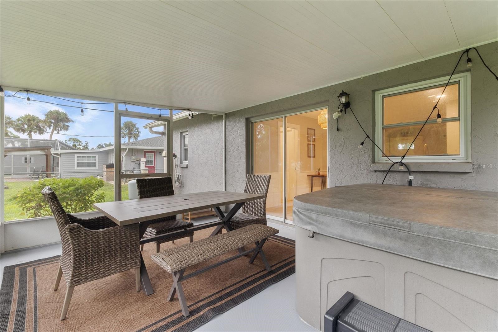 SOUTH VENICE - Residential