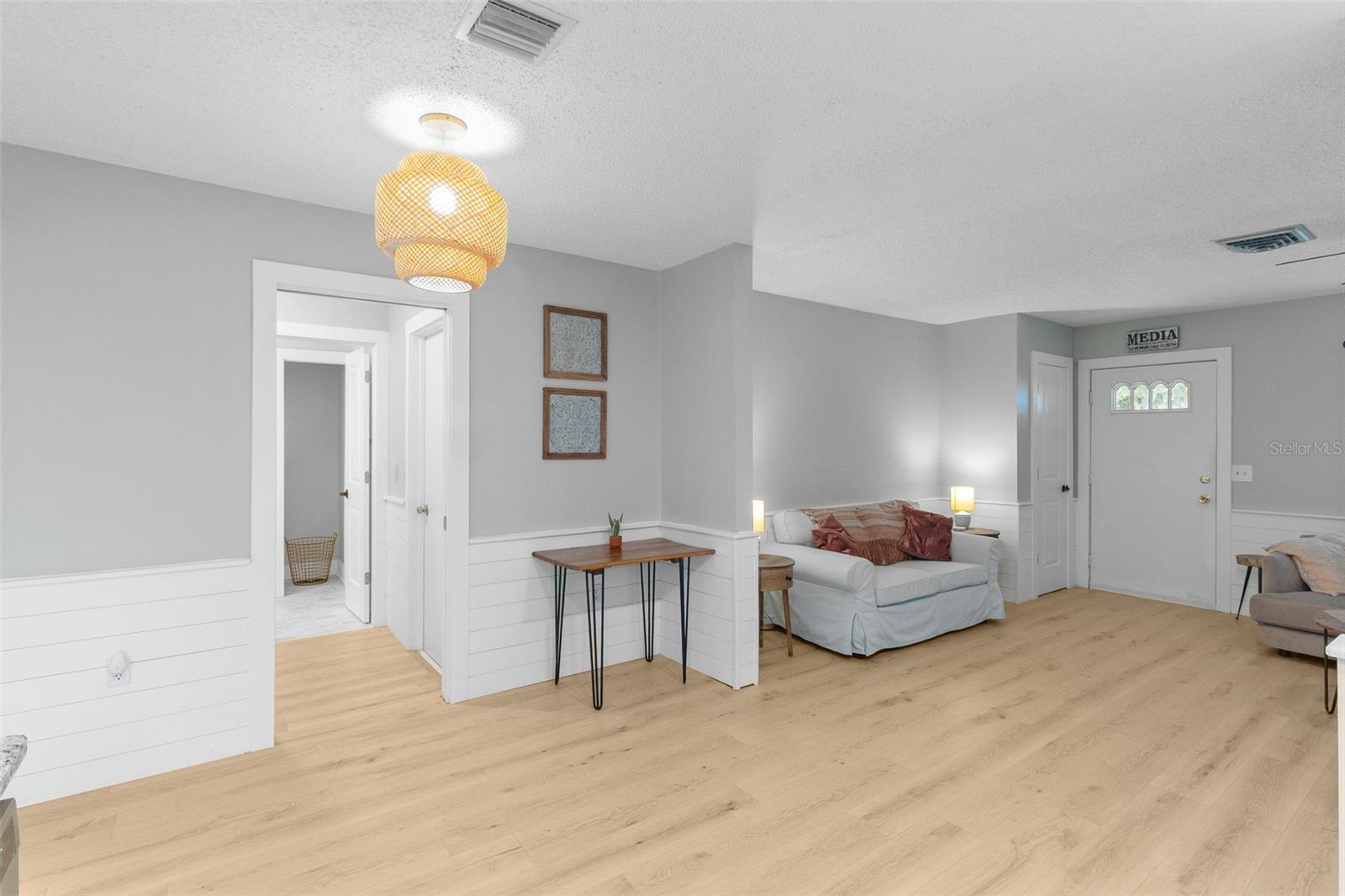 SOUTH VENICE - Residential