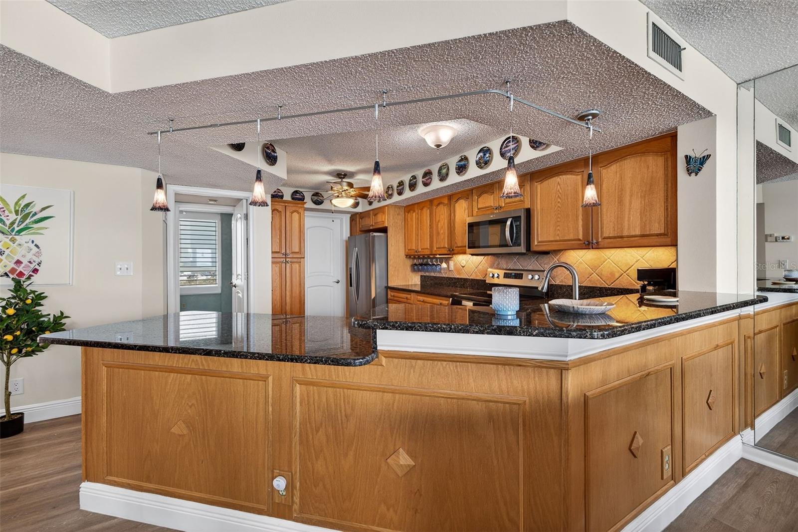 ISLA KEY CONDO - Residential