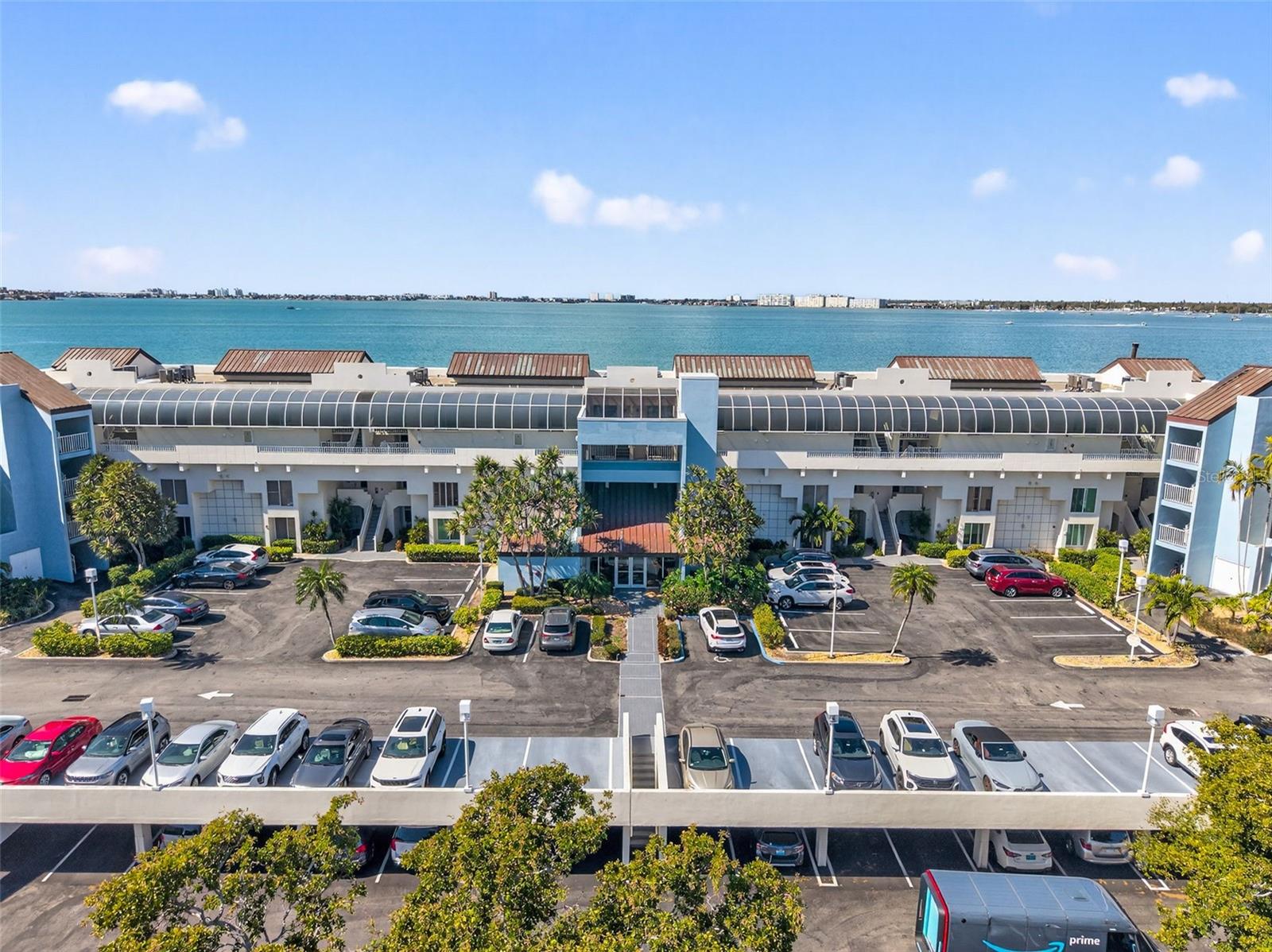 ISLA KEY CONDO - Residential