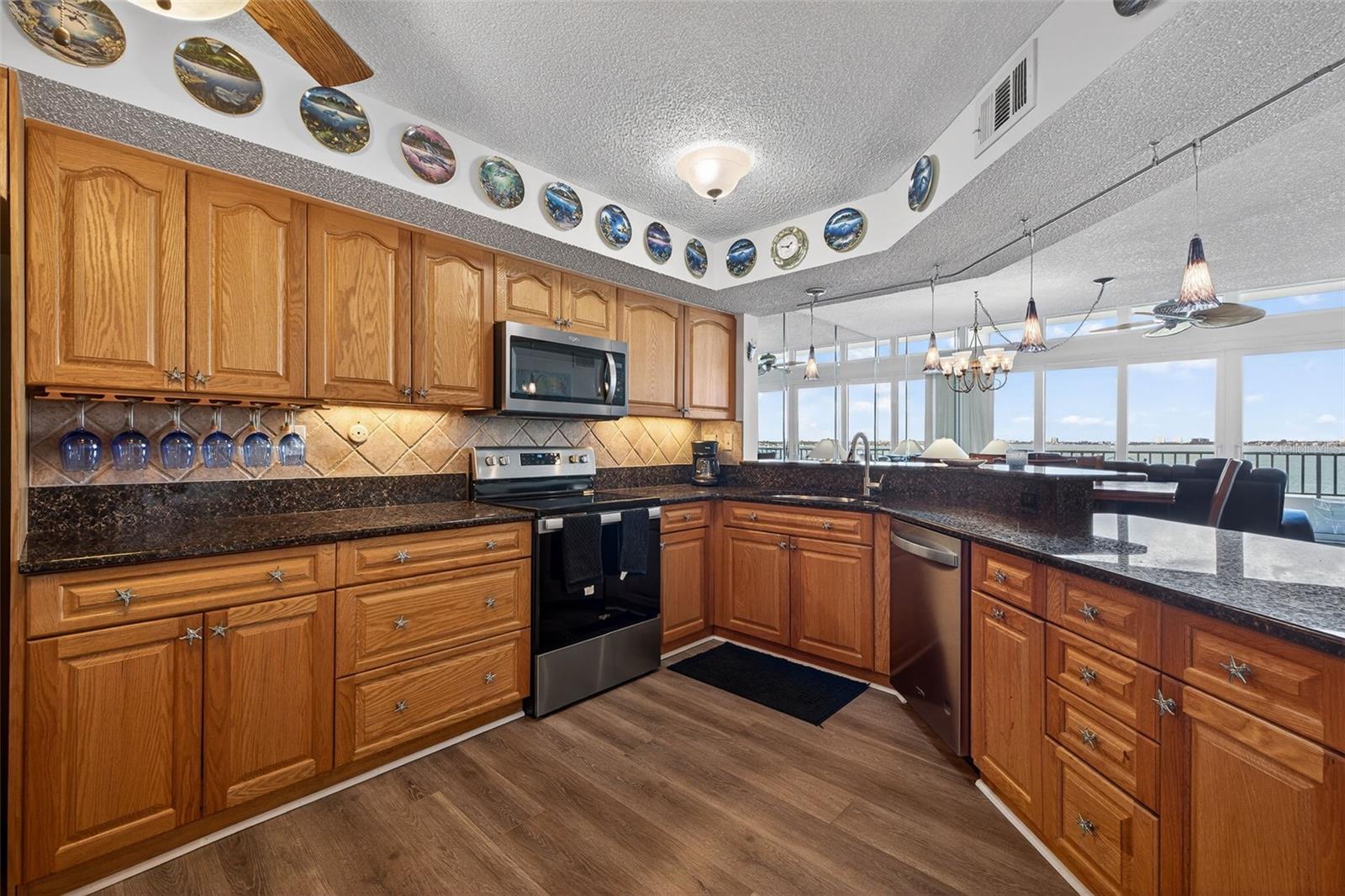 ISLA KEY CONDO - Residential