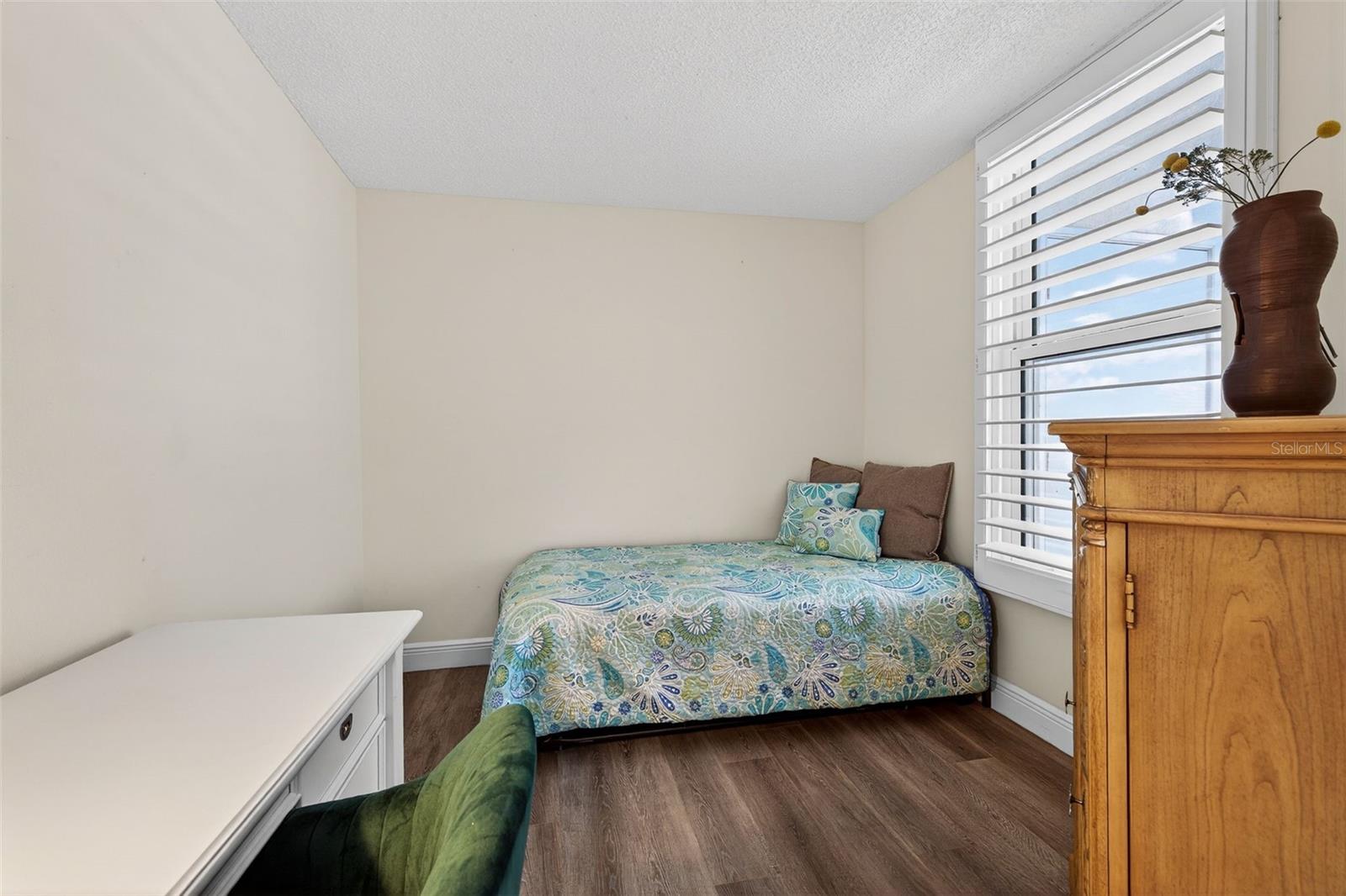 ISLA KEY CONDO - Residential