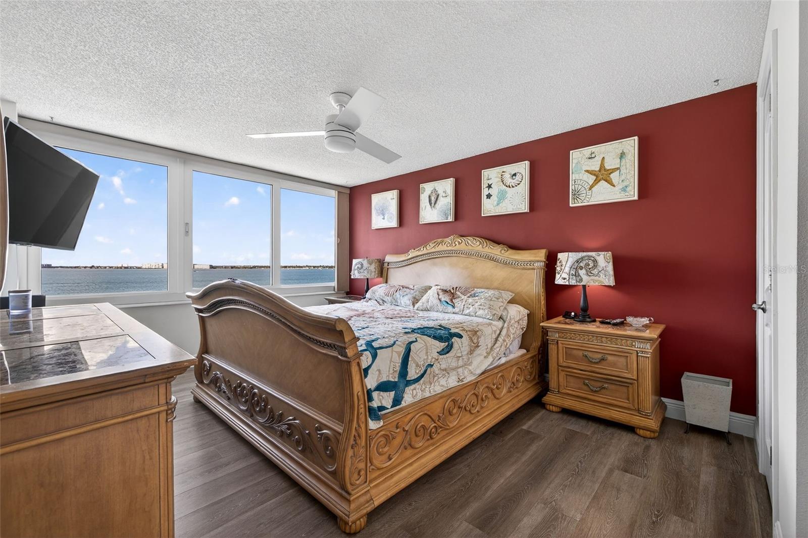 ISLA KEY CONDO - Residential