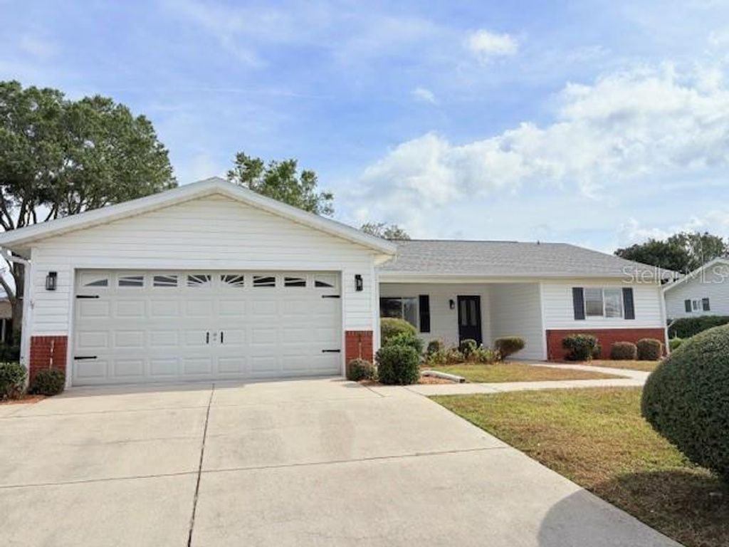 Photo of 17747 SE 97th Avenue, Summerfield, FL 34491 (MLS # OM714384)
