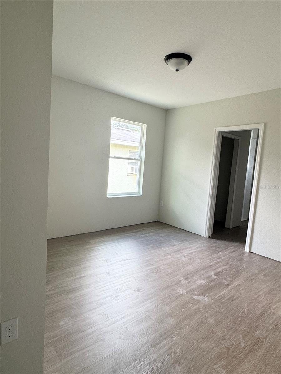 625 W 9TH STREET