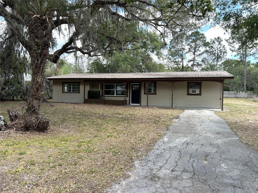 Photo of 34798 Evergreen Way, Dade City, FL 33523 (MLS # TB8501663)
