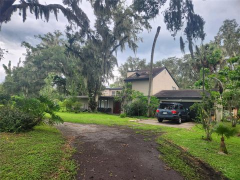 A home in PLANT CITY