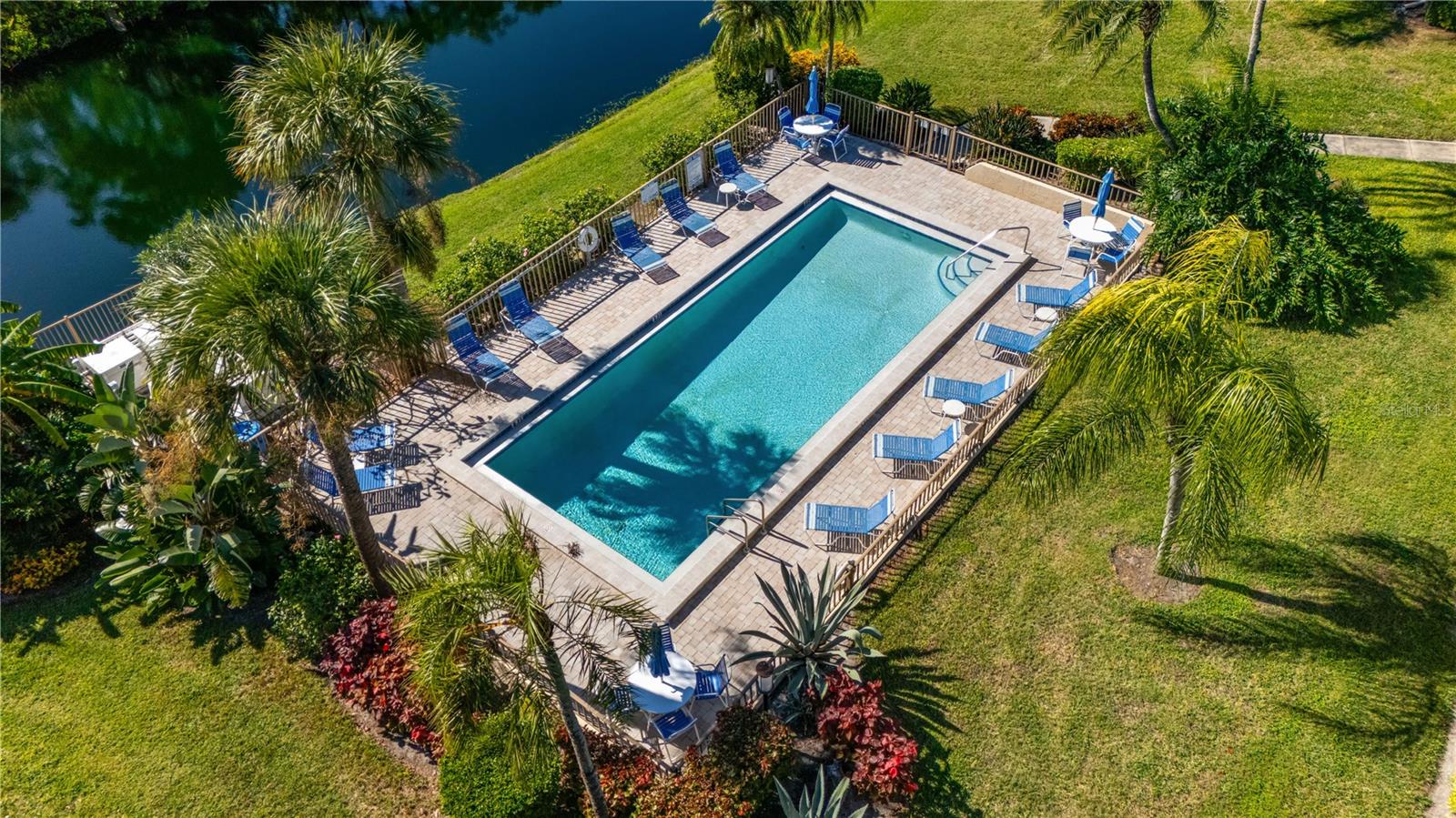 BAY HOLLOW - Residential