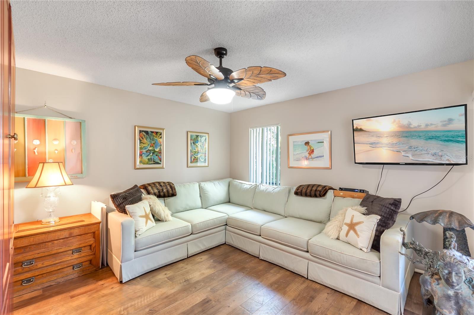 BAY HOLLOW - Residential