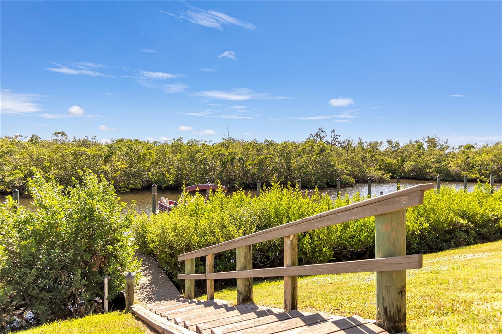 BAY HOLLOW - Residential