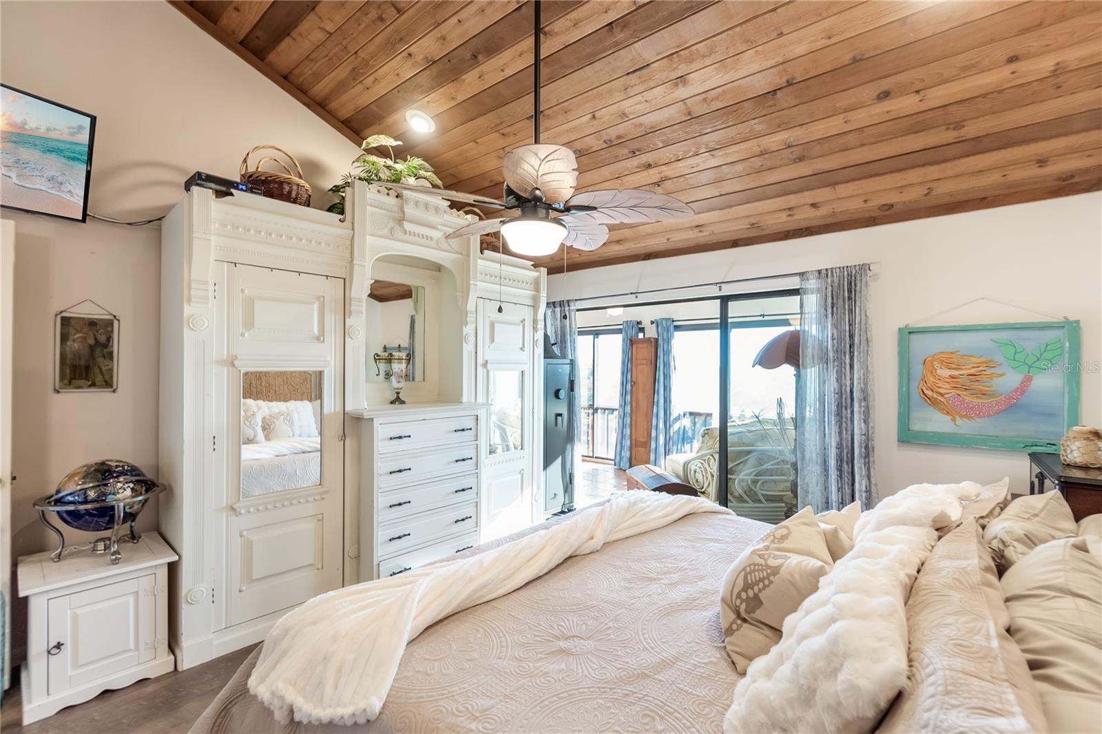 BAY HOLLOW - Residential