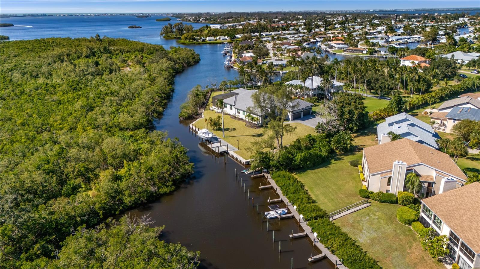 BAY HOLLOW - Residential