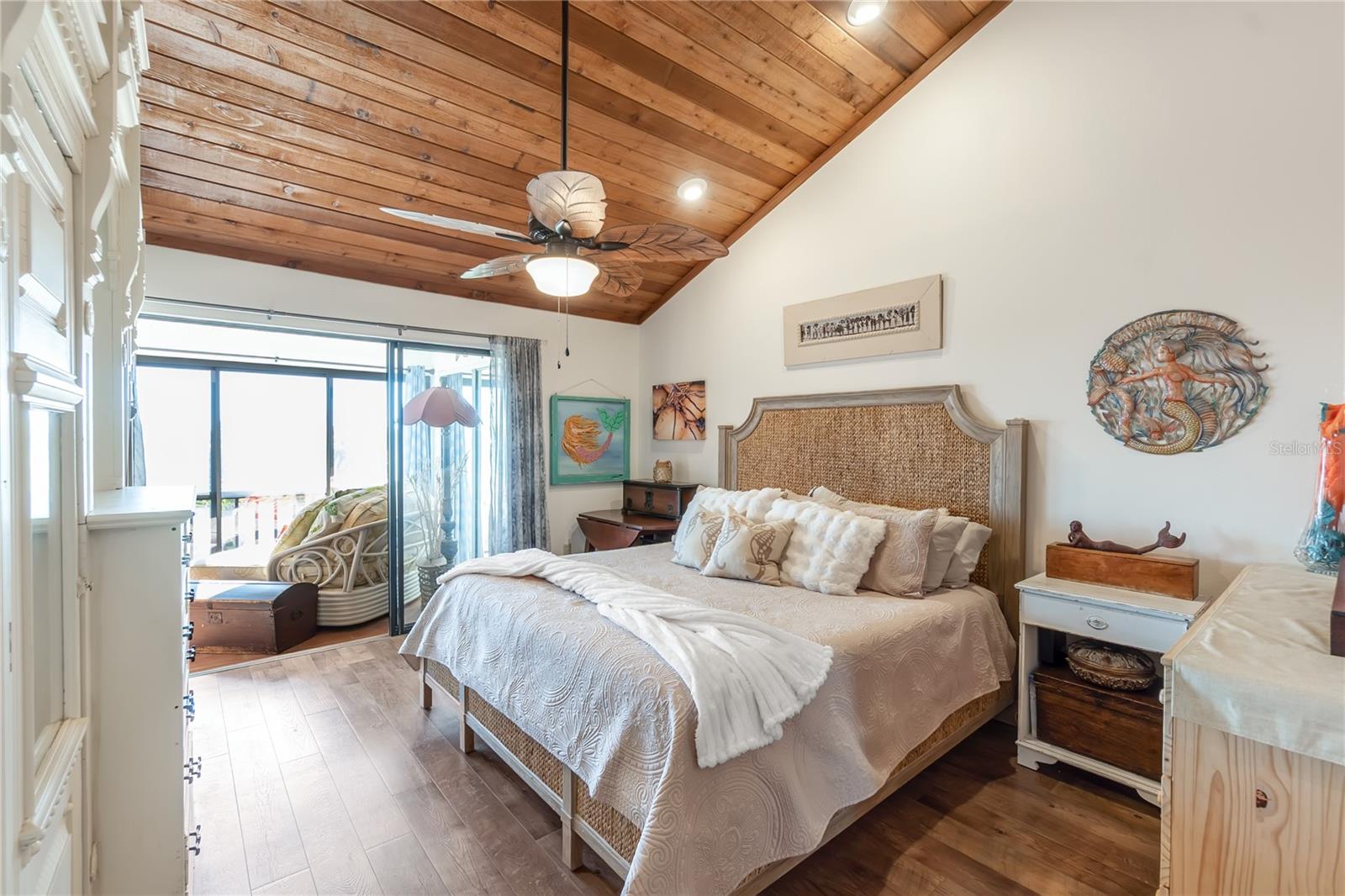 BAY HOLLOW - Residential