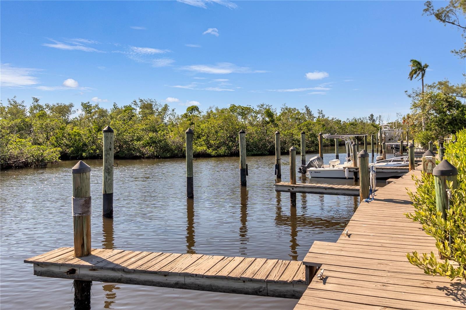 BAY HOLLOW - Residential