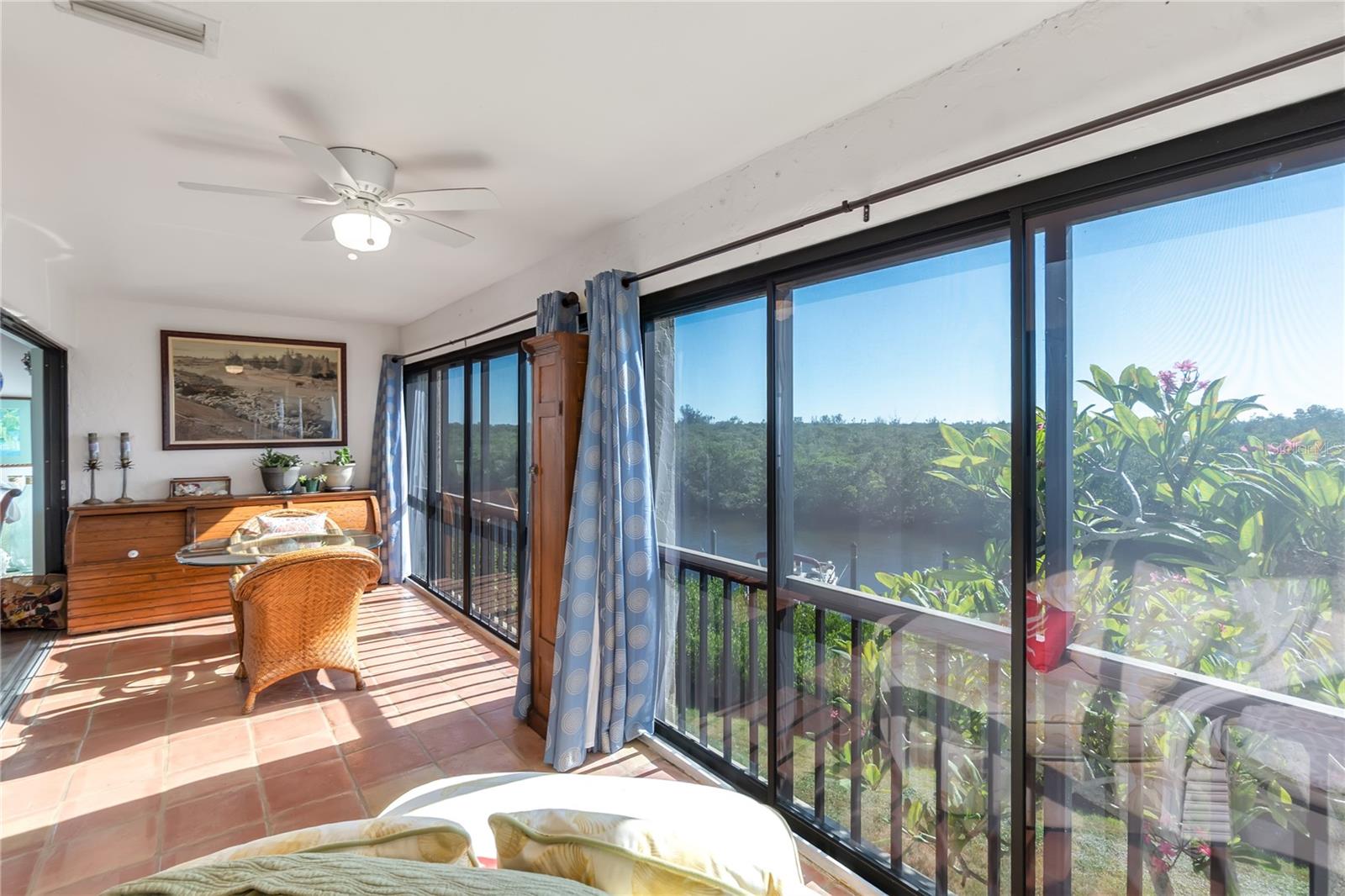 BAY HOLLOW - Residential