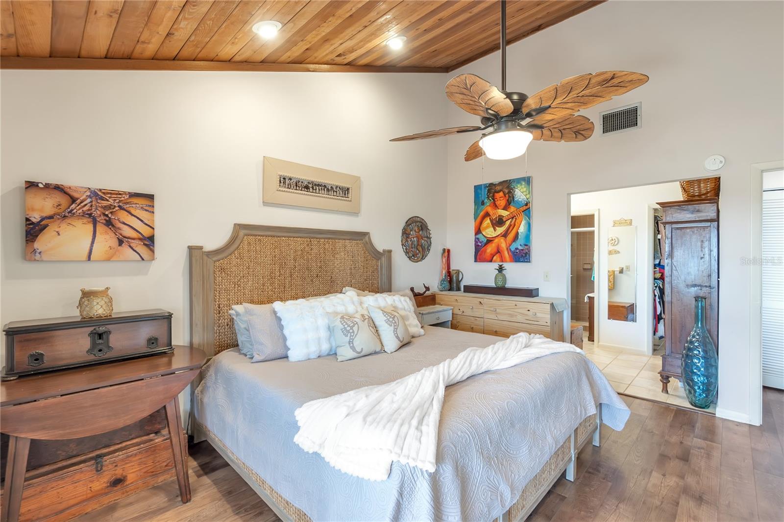 BAY HOLLOW - Residential