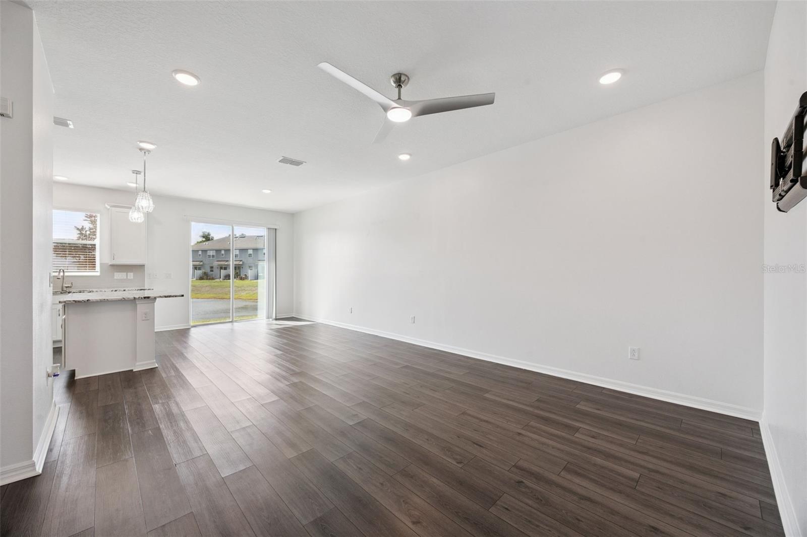 SPRING ISLE PALMS - Residential