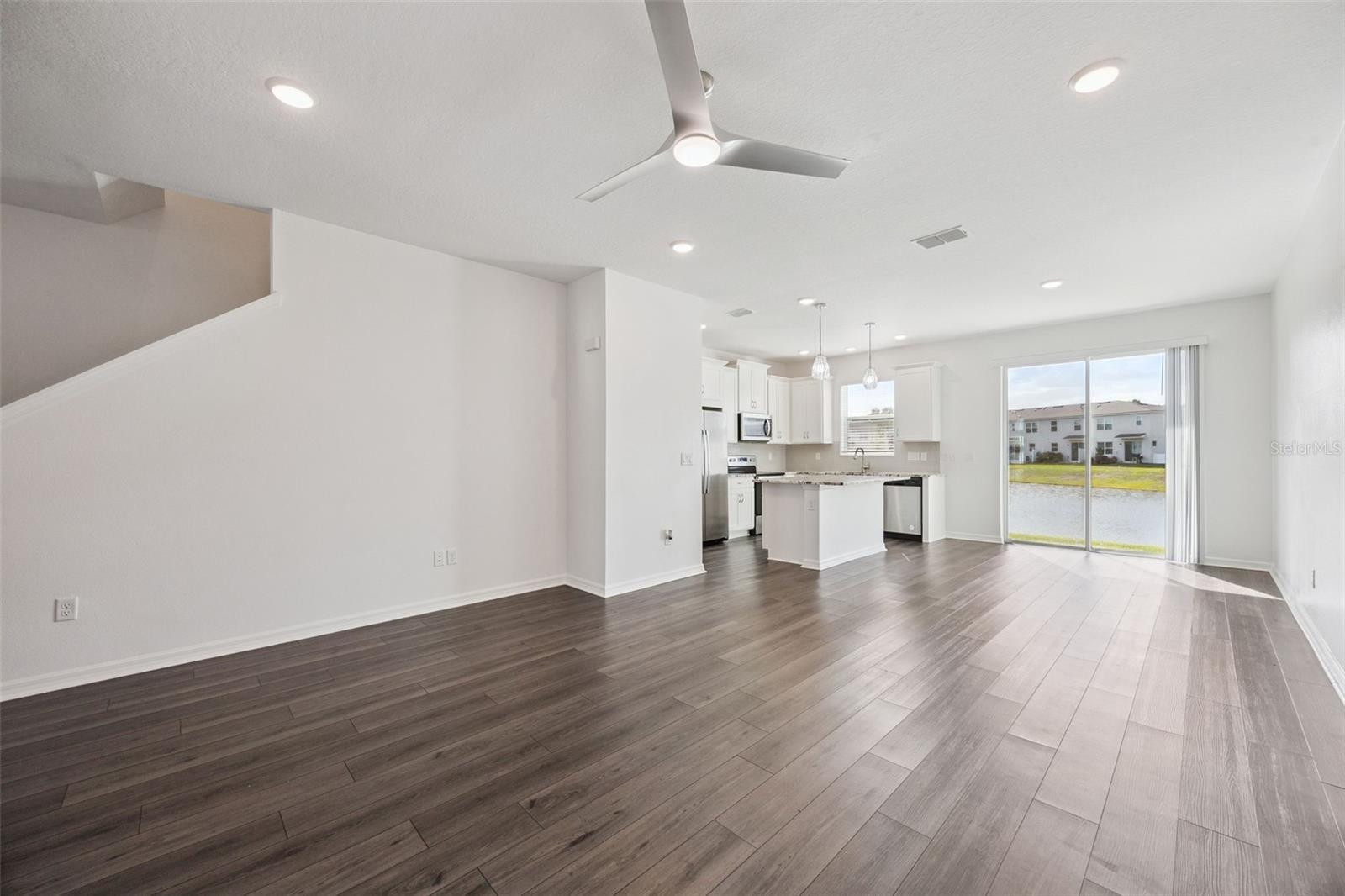 SPRING ISLE PALMS - Residential