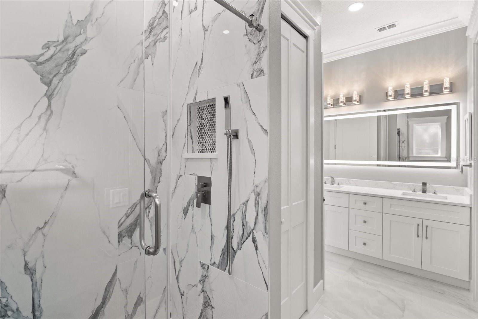 CAMPHORWOOD SHORES - Residential