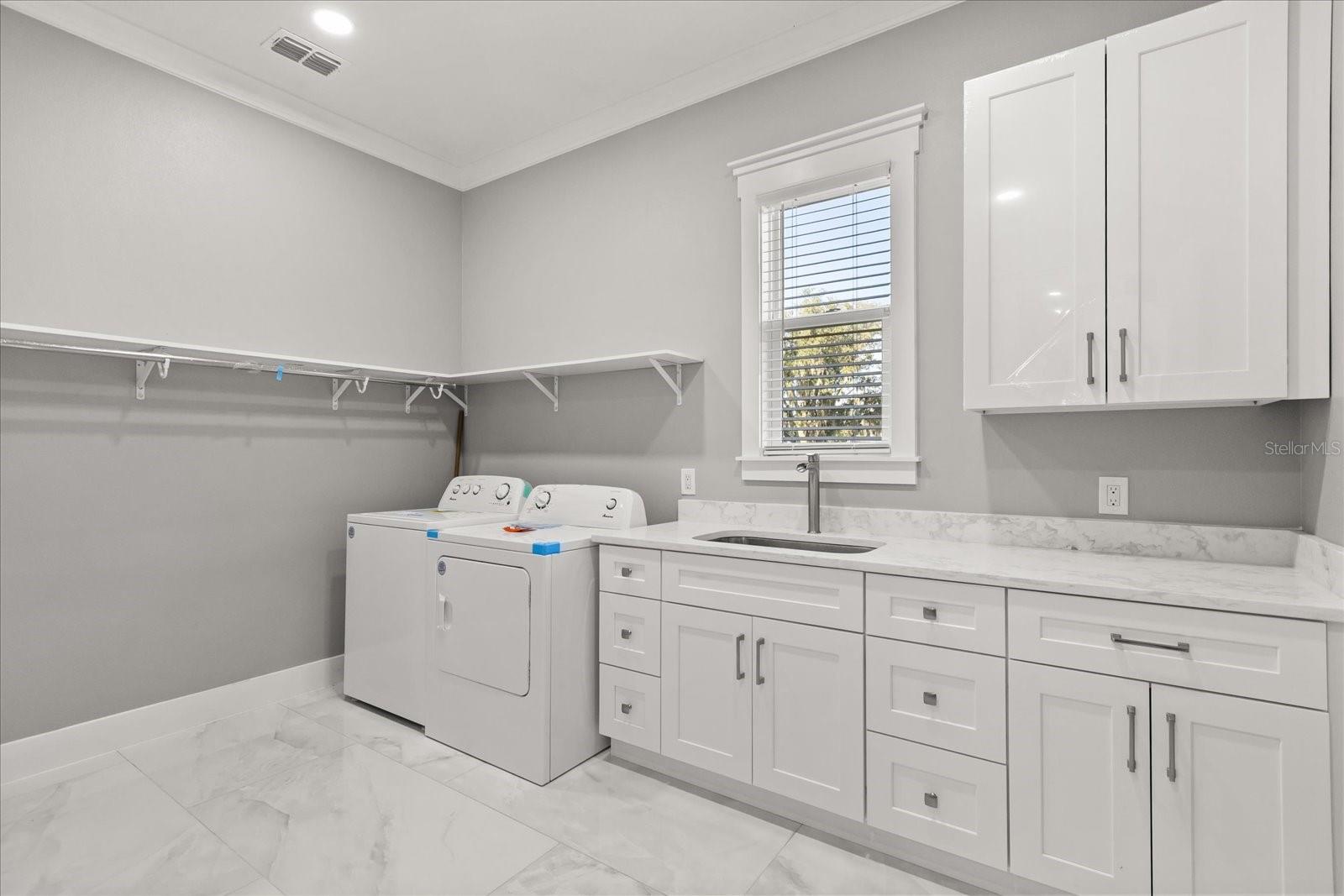 CAMPHORWOOD SHORES - Residential