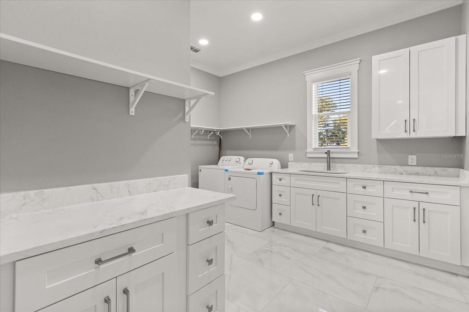 CAMPHORWOOD SHORES - Residential