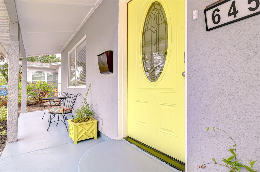 Photo of 645 38th Avenue S, St Petersburg, FL 33705 (MLS # TB8455566)