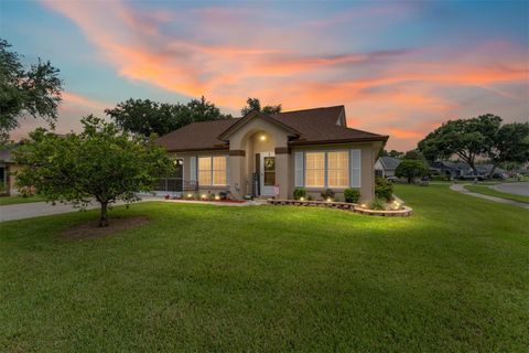 Photo of 2121 Vindale Road, Tavares, FL 32778 (MLS # G5099425)