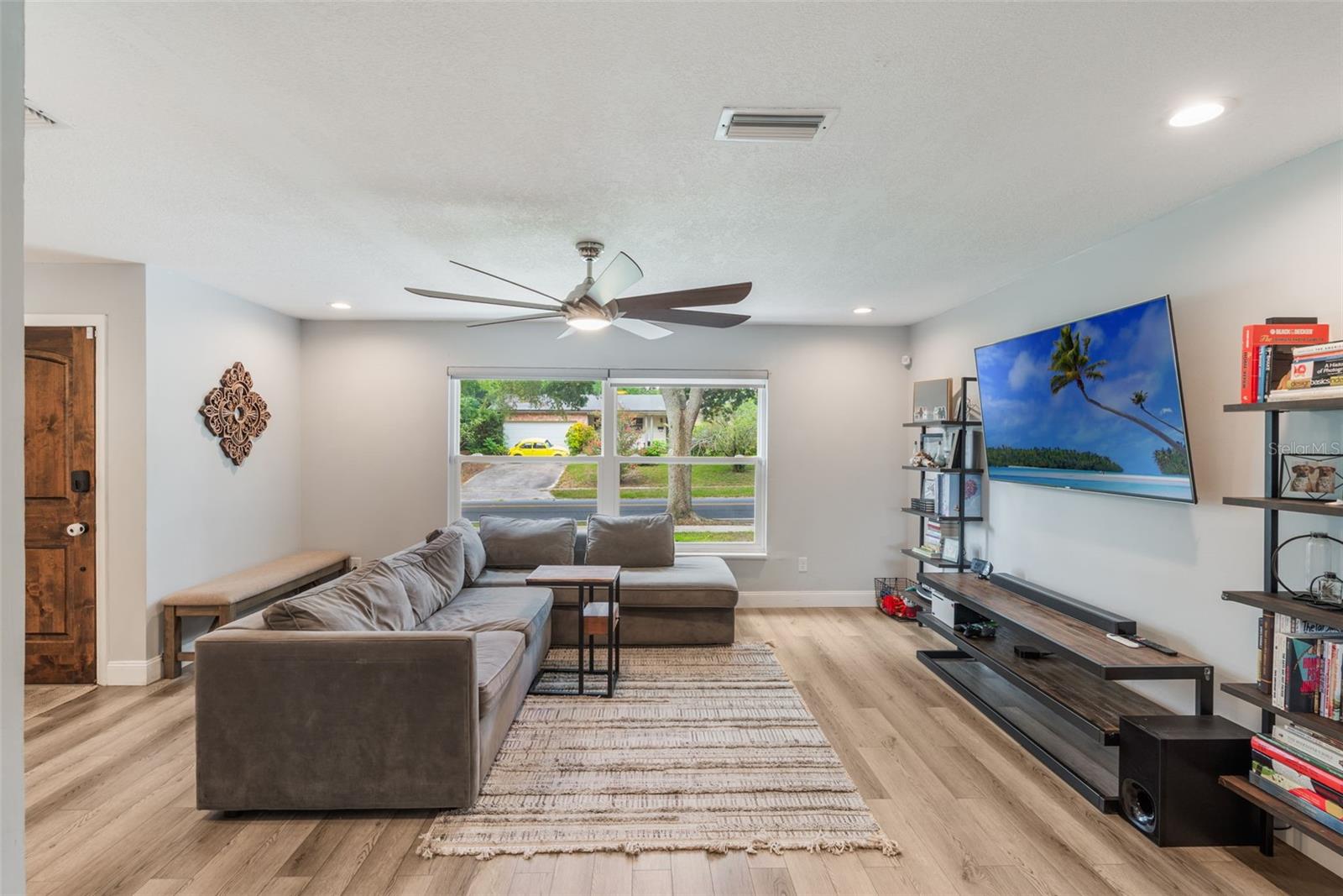 209 CARRIAGE HILL DRIVE